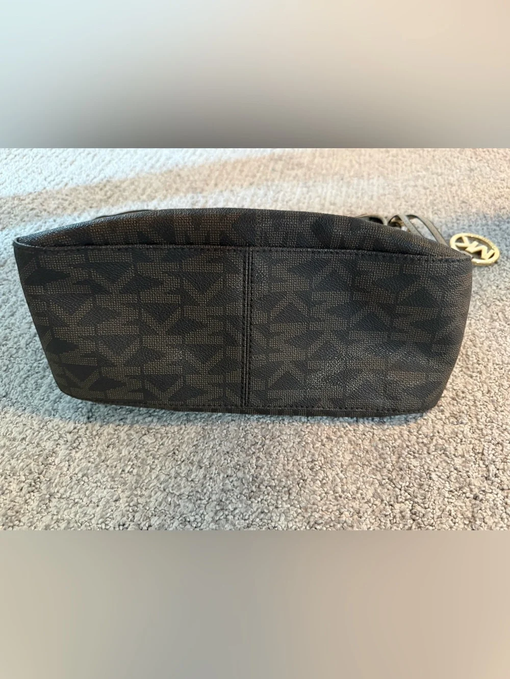 Michael Kors signature mk